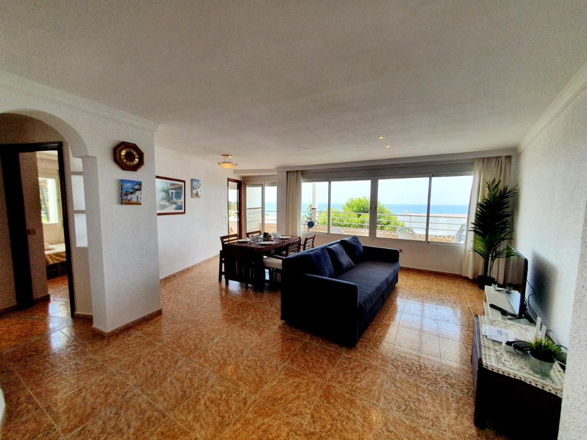 Luna Beach Seafront Марбелья Экстерьер фото